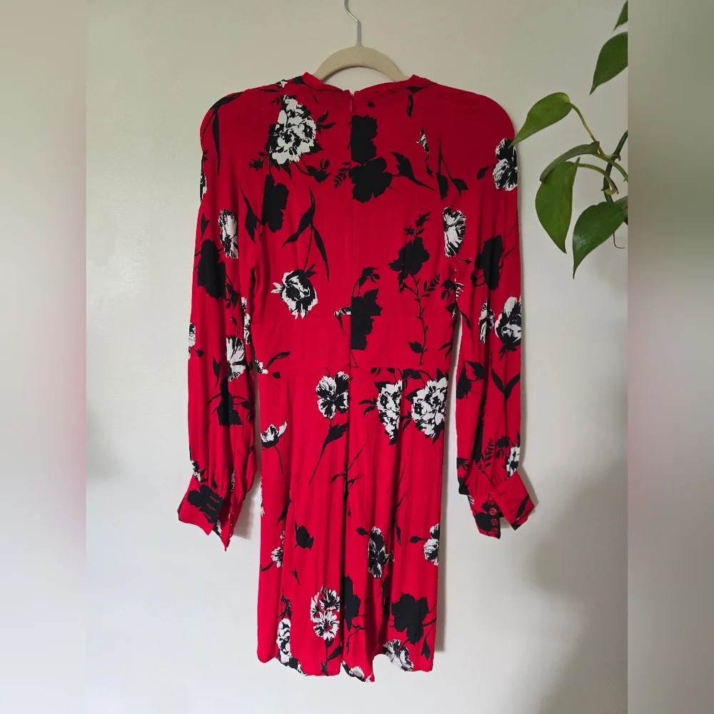 Yumi Kim Size Small Womens Red Black Floral Dress Lomg Sleeves Deep V neck - Picture 3 of 8